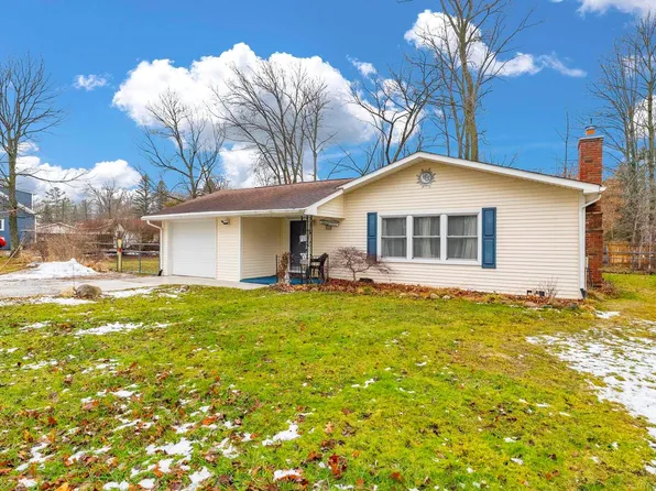 7371 Maplewood Rd, Lexington, MI 48450