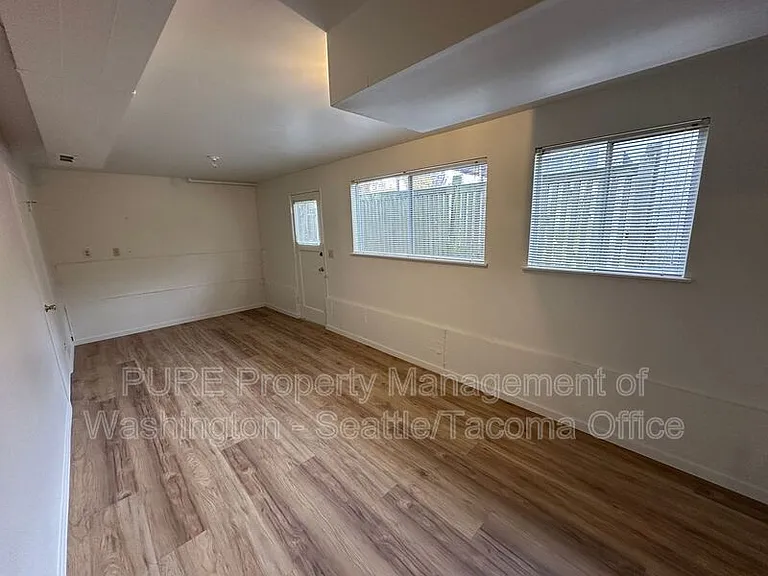 1727 45th Ave SW — Photo 21