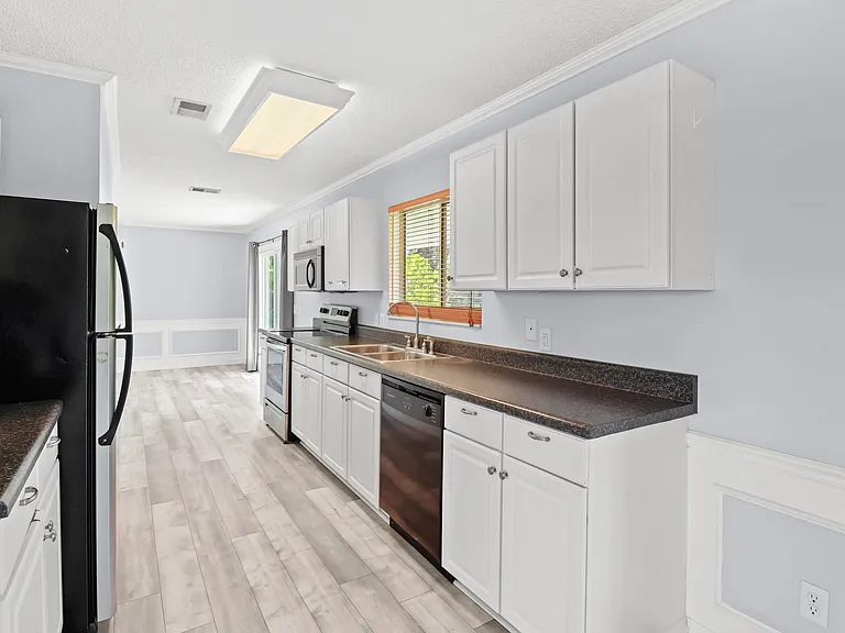 610 NW Billiar Ave — Photo 12