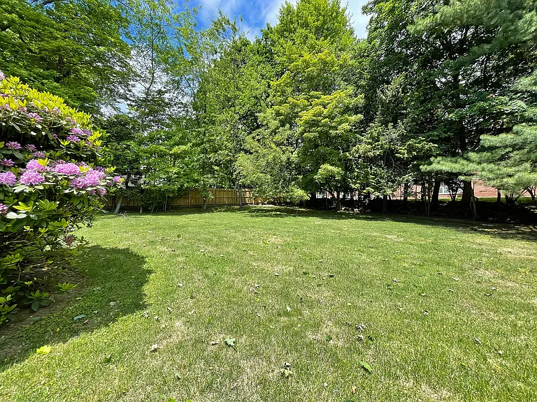 48 Hilton St — Photo 21