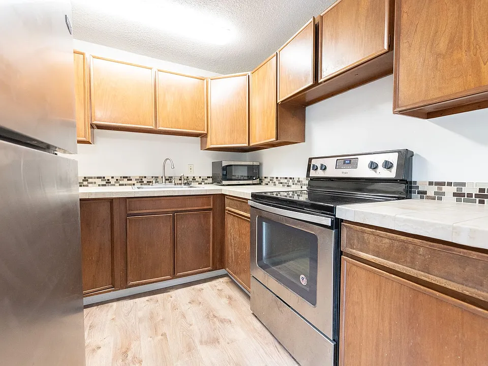 2609-11 SE 25th Ave