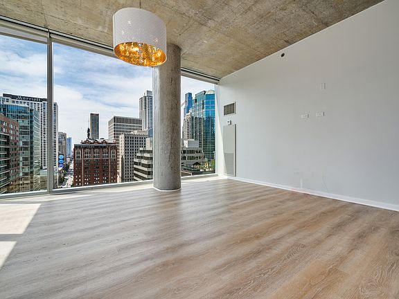 3rd image of 600 N Fairbanks Ct #2107