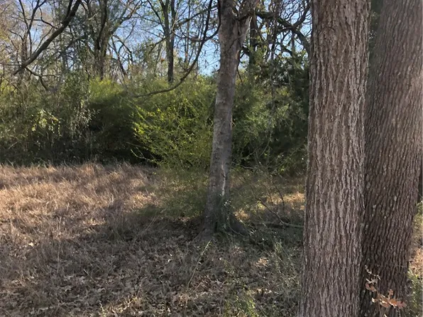 2401 Dixie St, Bryan, TX 77803