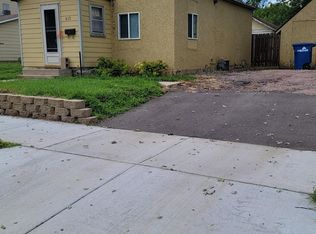 615 N Davison St #615, Mitchell, SD 57301