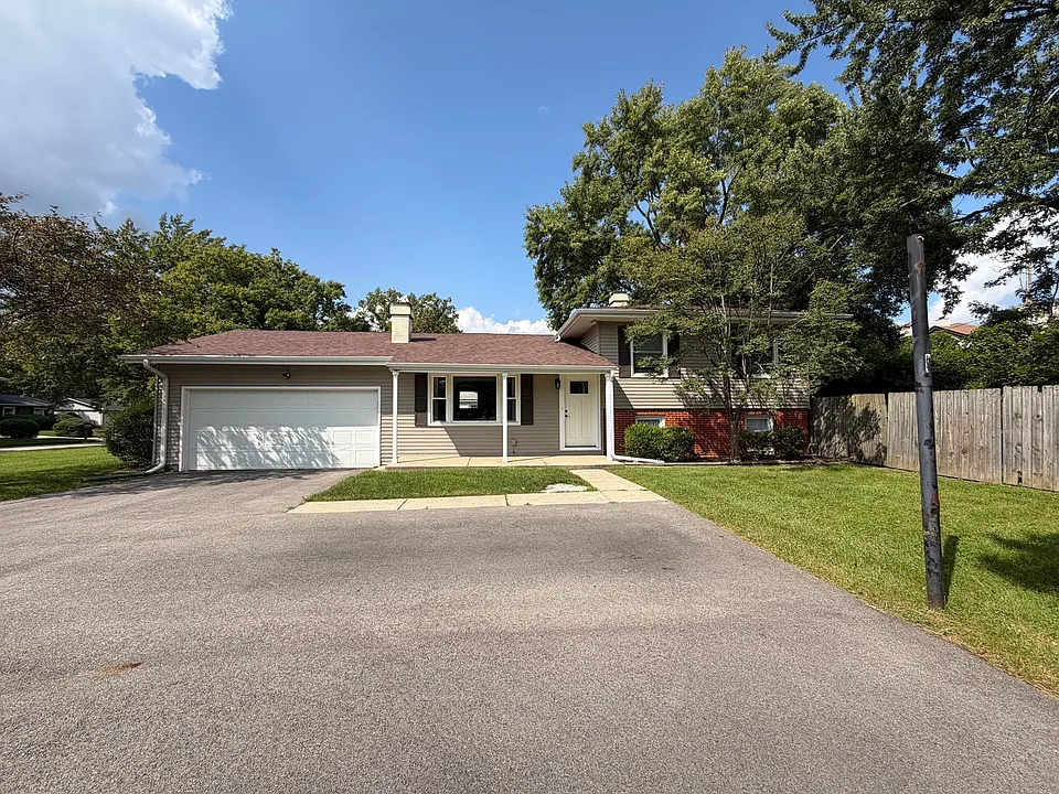 5S481 Glenoban Dr