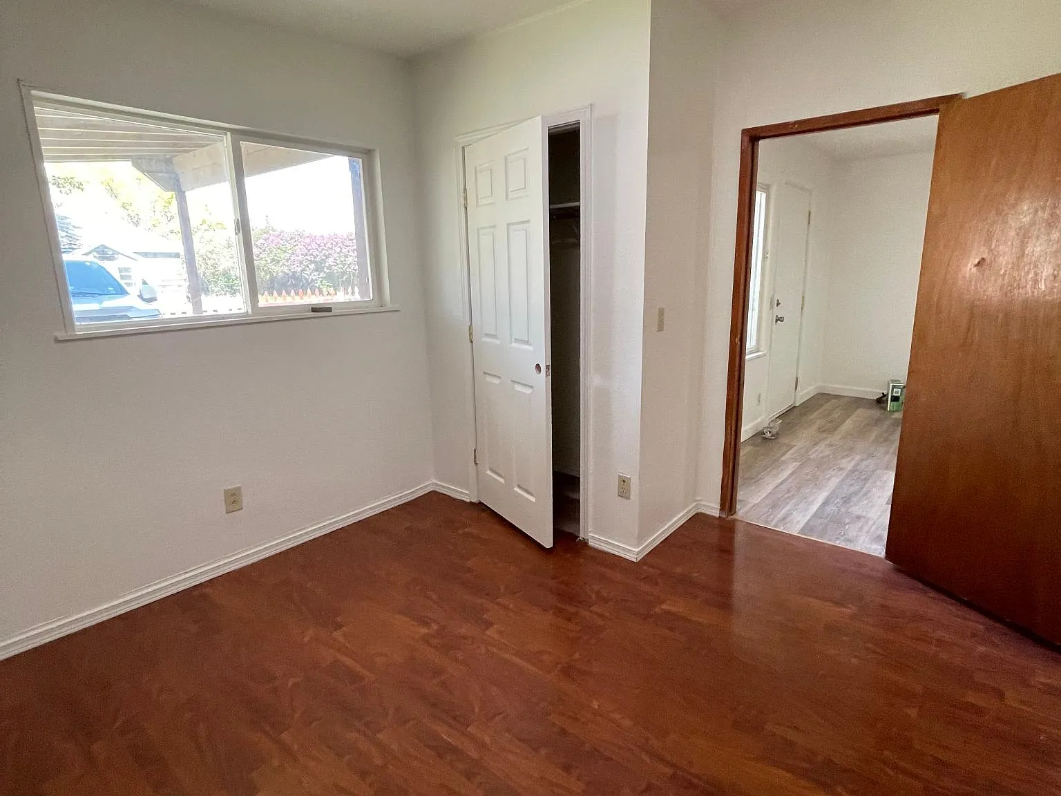 708 N Poplar St — Photo 4