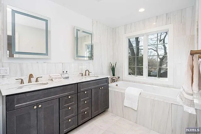 223 Hillcrest Dr — Photo 13