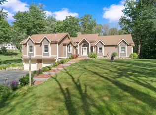 7 Willow Pond Dr, Goffstown, NH 03045