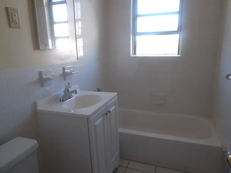 831 Chancellor Avenue — Photo 7