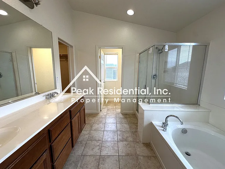 1811 Waterfall Dr — Photo 25