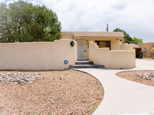 2430 Palomas Dr NE, Albuquerque, NM 87110