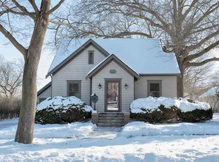 810 Olive St, Cedar Falls, IA 50613