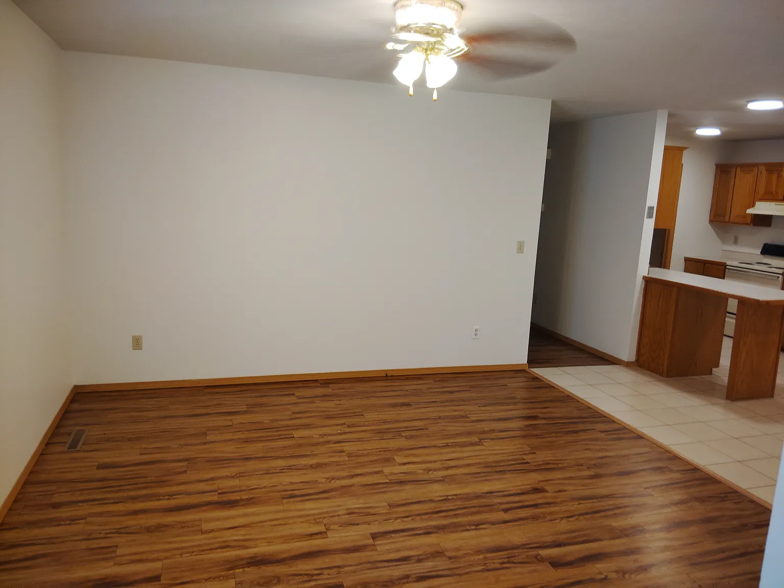 2 bed, 1100 sqft, $1,175 — Photo 3