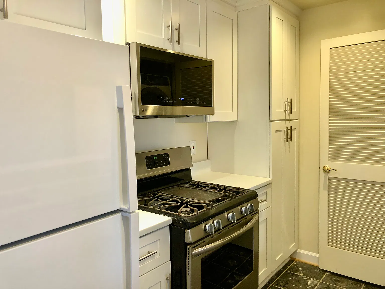 1 bed, 857 sqft, $2,850 — Photo 2