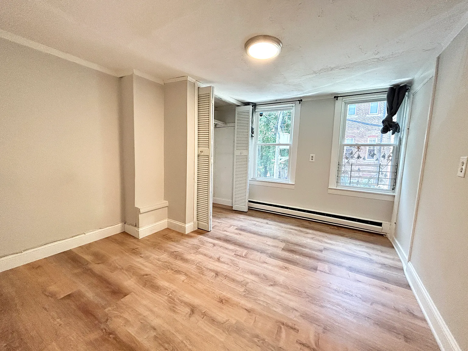 3 bed, 9999 sqft, $4,200 — Photo 3