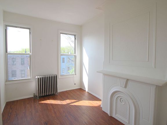 4th image of 1065A Greene Ave #3