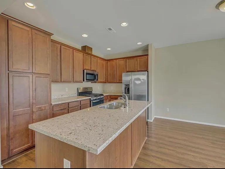 2220 147th St SW — Photo 2