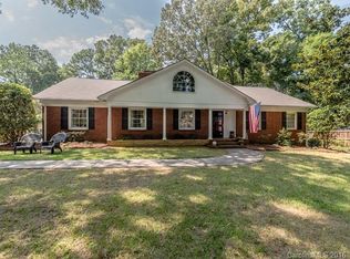 2712 Wintergreen Dr, Charlotte, NC 28211