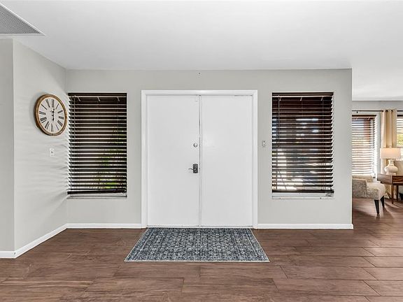4th image of 18 Annapolis Ln