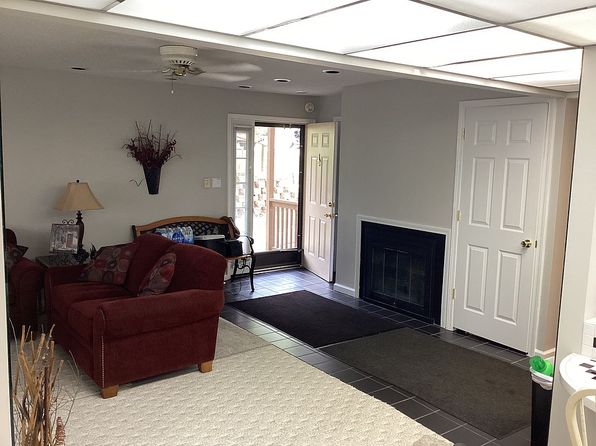 70 Eagle Dr #4