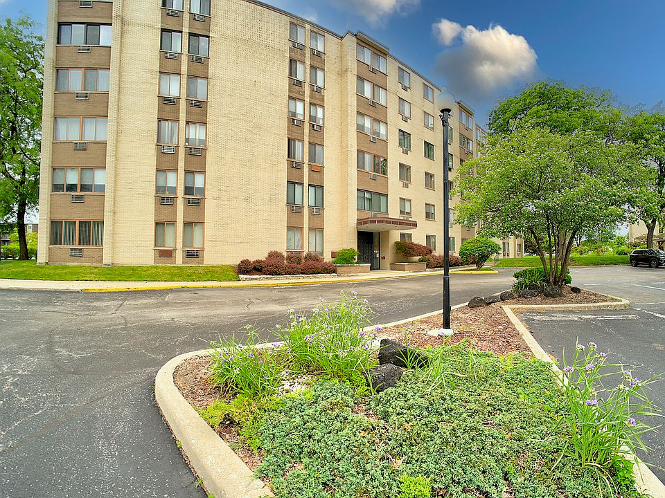 1st image of 9740 S Pulaski Rd APT 105