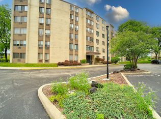 9740 S Pulaski Rd APT 105, Oak Lawn, IL 60453