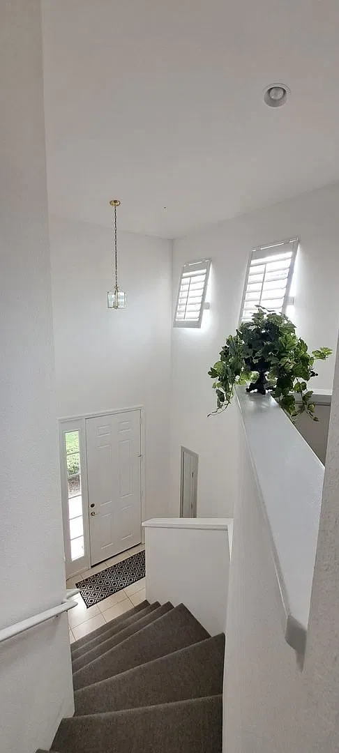 Townhouse available for rent. 3Bed/2bath. Special Offer! Qualify for a deposit-free option and sa... — Photo 3