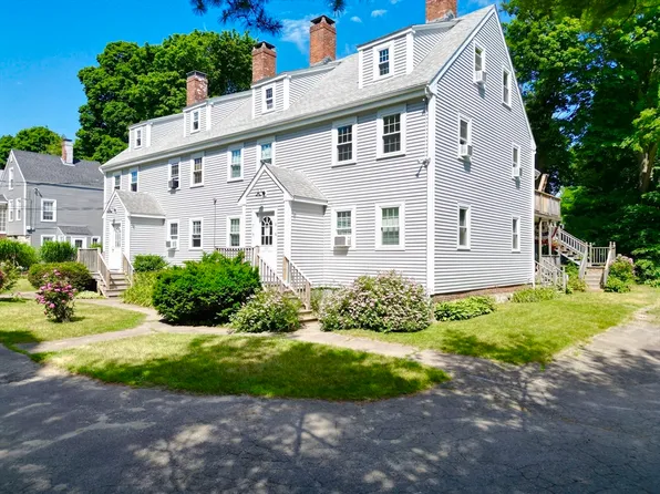 6 Ropewalk Ct APT 8, Plymouth, MA 02360