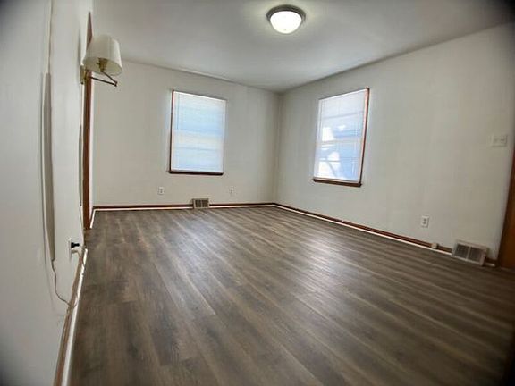 4th image of 411 W Willcox Ave