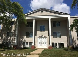 1127 Ravenwood Rd APT 3, Waterloo, IA 50702