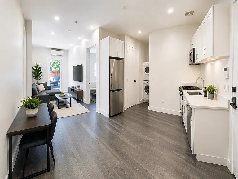 798 McDonald Ave #1R — Photo 1