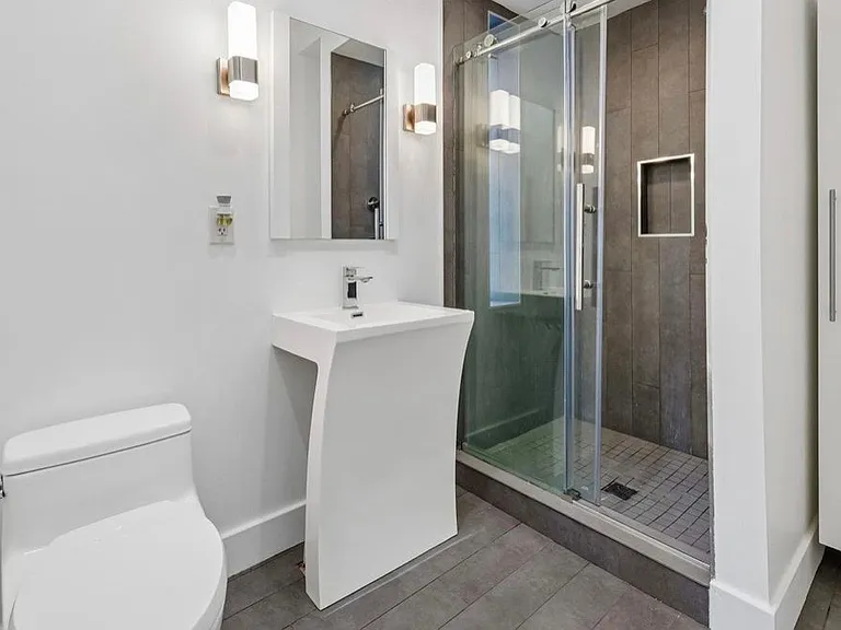 633 N 64th St #2 — Photo 6