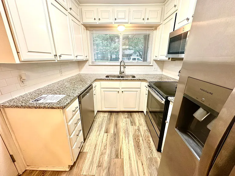 3916 Austin Ave — Photo 6