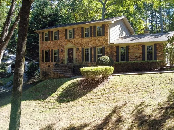 835 Lakeshore Dr, Berkeley Lake, GA 30096
