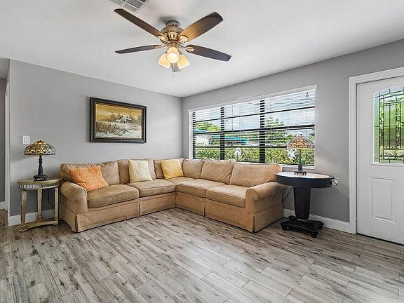 4th image of 2146 E Carrol Cir