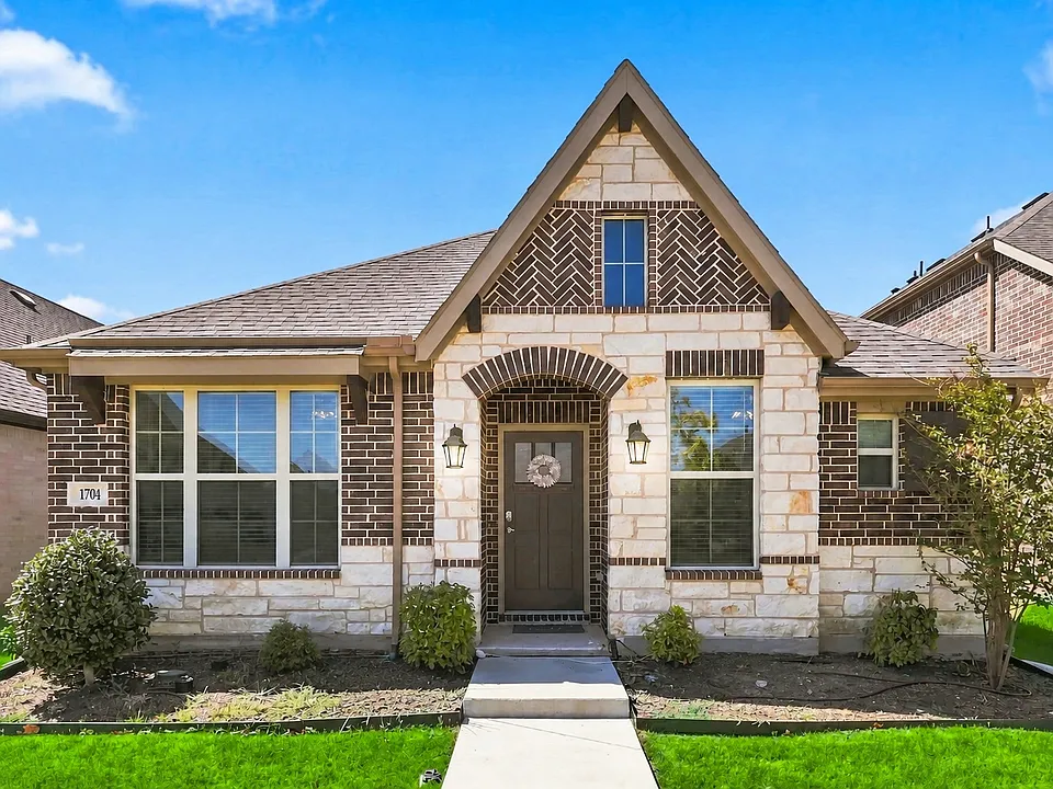 1704 Blakely Pl