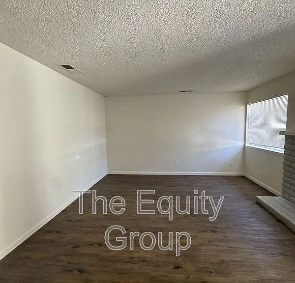 150 S Peppertree St — Photo 23