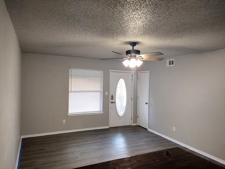 508 N Terry St #502 — Photo 6