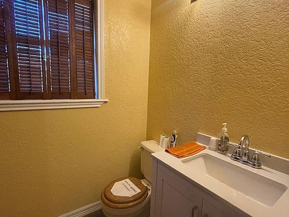 4th image of 9 Oak Ln