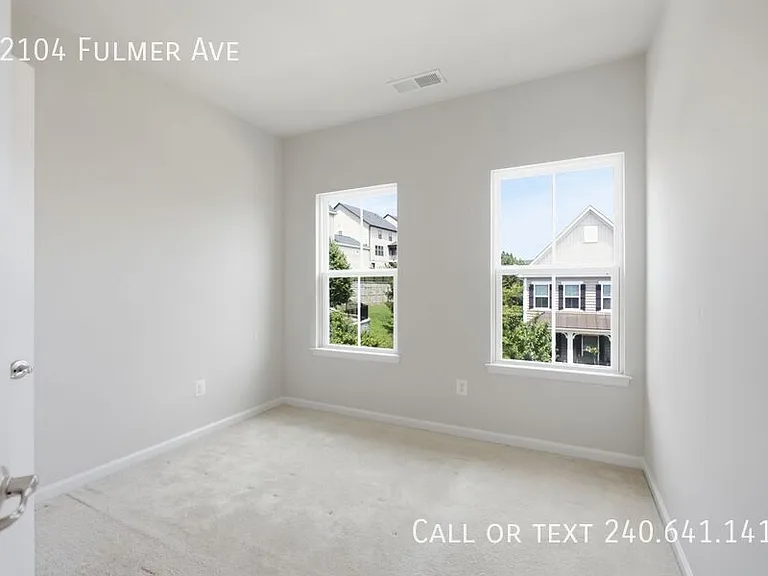 22104 Fulmer Ave — Photo 16