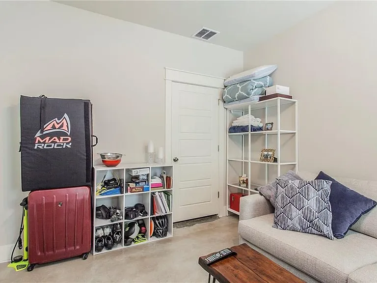 1700 Singleton Ave #B — Photo 14