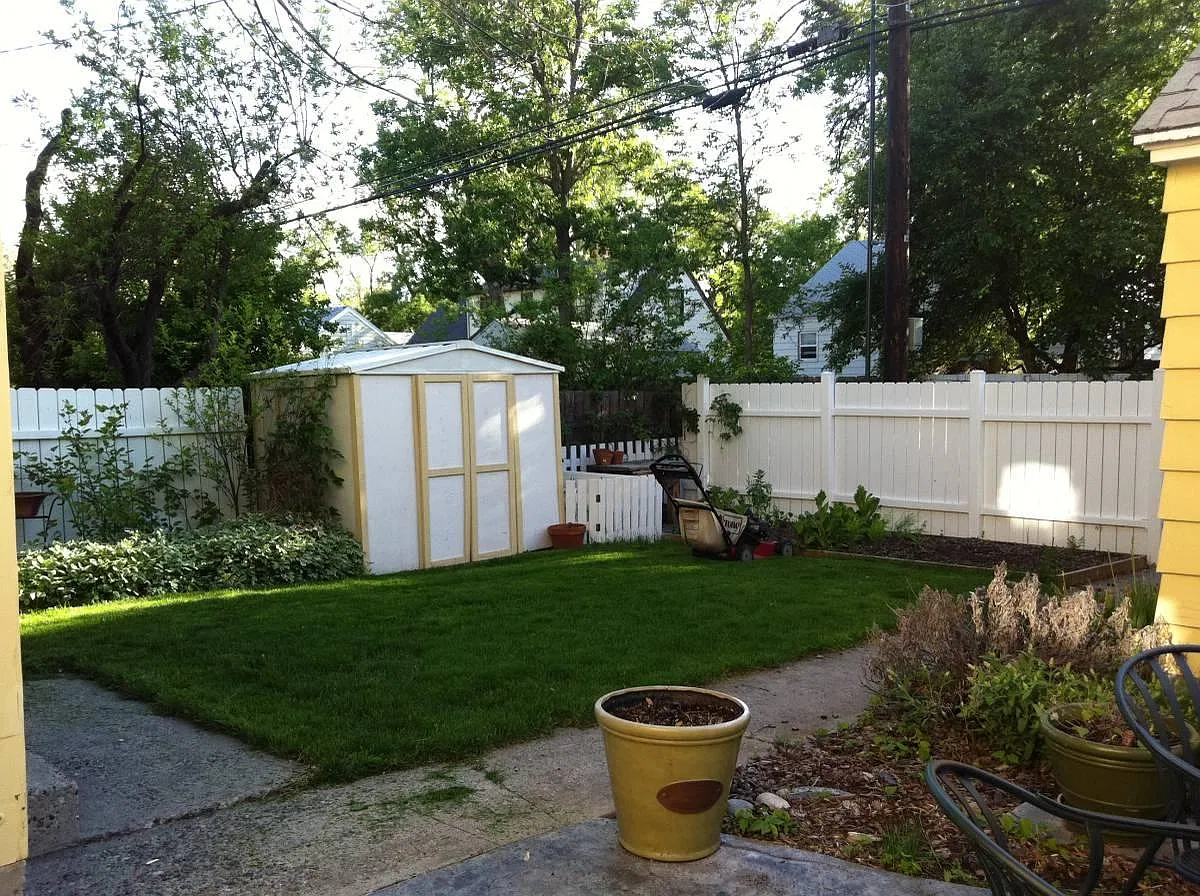 2228 Elm St — Photo 3