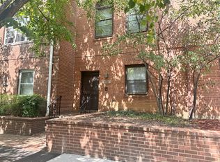 2323 9th St S, Arlington, VA 22204