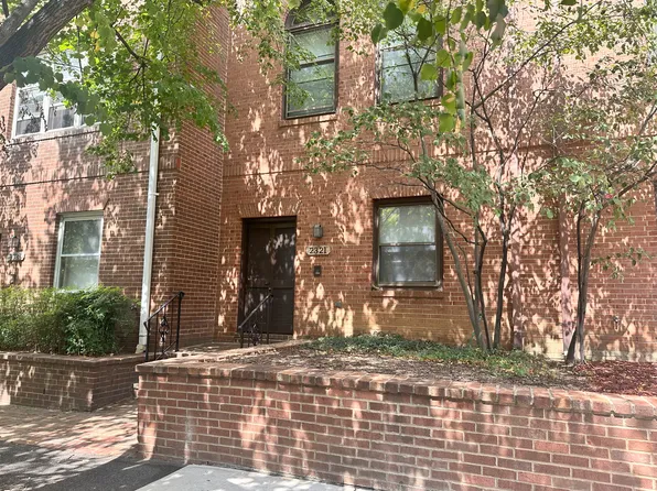 2343 9th St S, Arlington, VA 22204