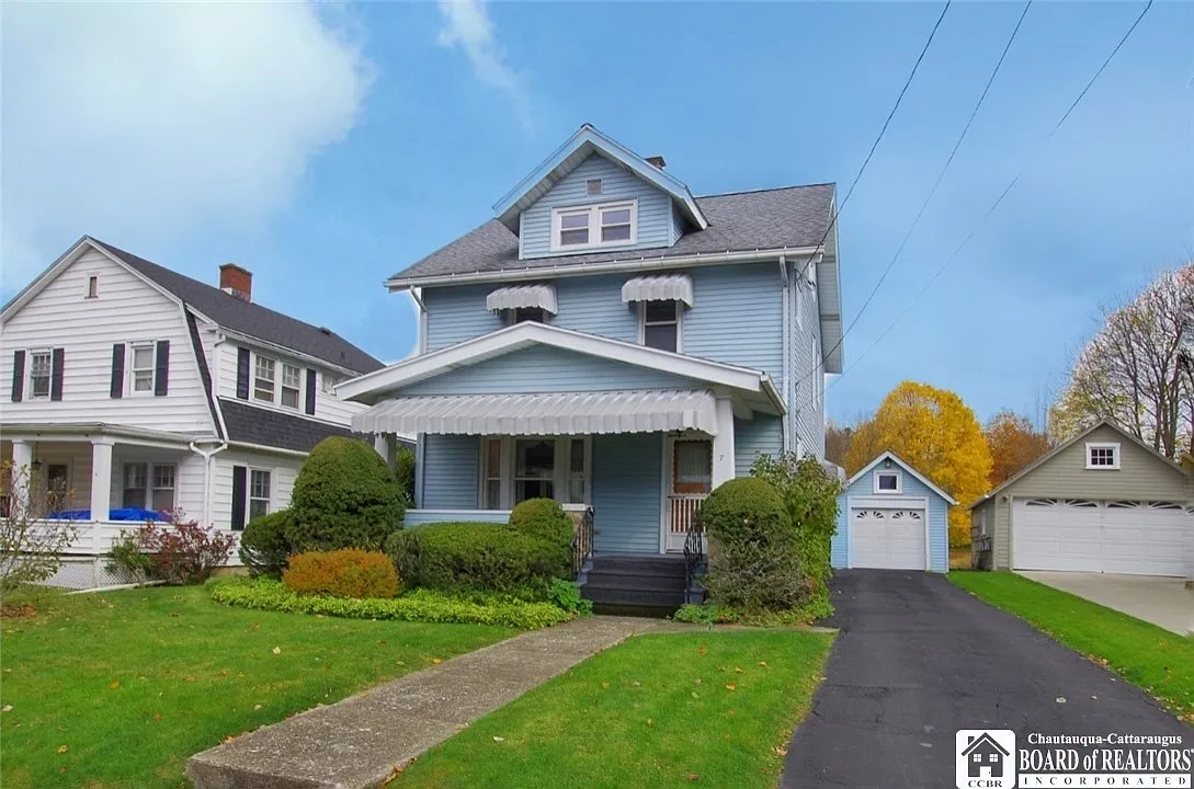 7 Elam Ave photo 1
