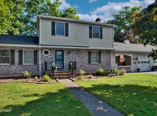 411 6th St, Matamoras, PA 18336