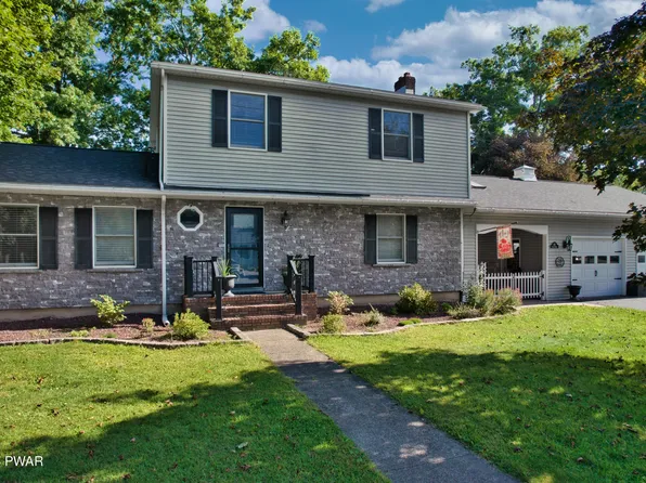 411 6th St, Matamoras, PA 18336