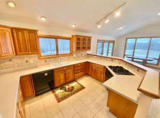 1266 Old Creamery Rd, Williston, VT 05495