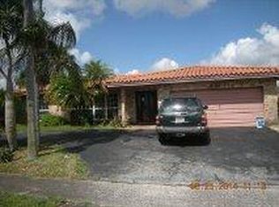 8121 NW 71st Ave, Tamarac, FL 33321