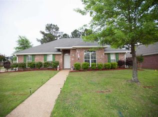418 Fenway Dr, Brandon, MS 39047